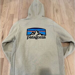 *new/never used* Patagonia Hoodie
